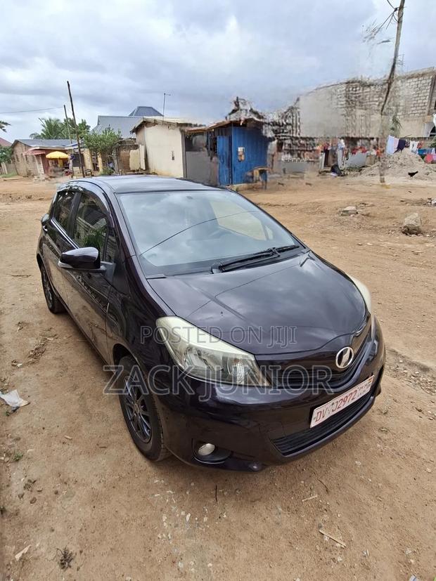Toyota Vitz 2012 Purple