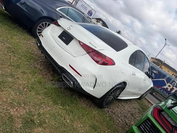Mercedes-Benz C300 2022 White