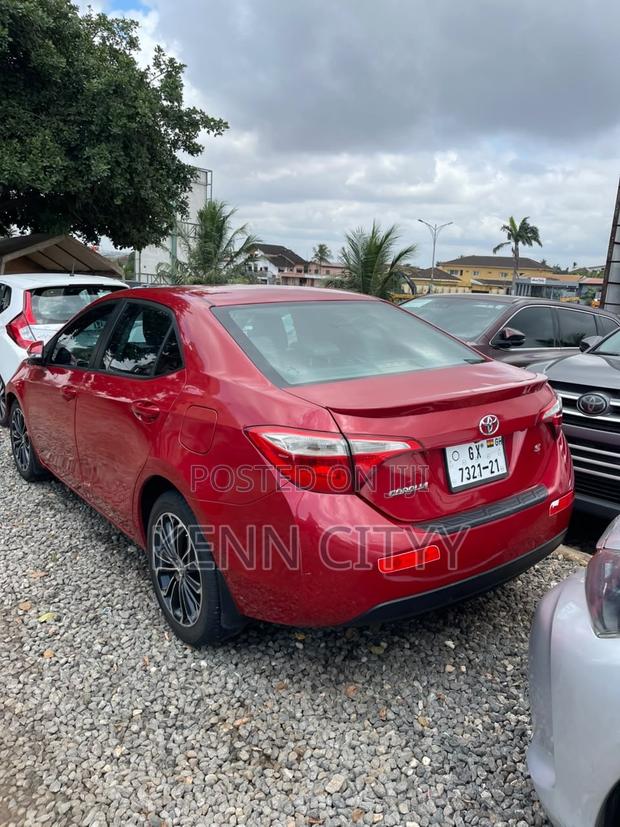 Toyota Corolla 2015 Red
