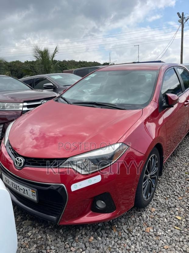 Toyota Corolla 2015 Red