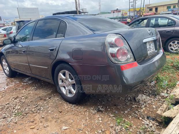 Nissan Altima 2005 Gray