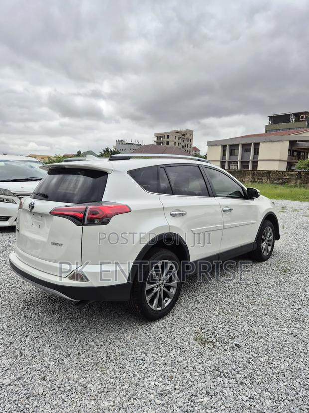 Toyota RAV4 2018 White