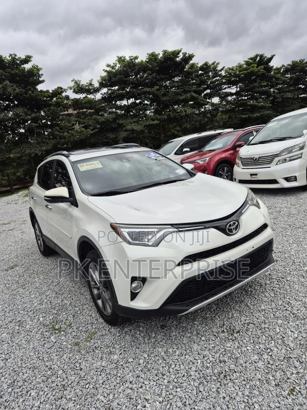 Toyota RAV4 2018 White