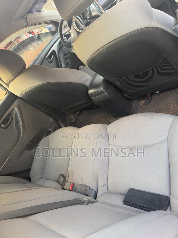 Hyundai Elantra GLS Sedan FWD (1.8L 4cyl 6M) 2013