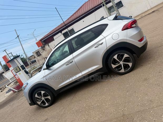 Hyundai Tucson Limited AWD 2017 Gray