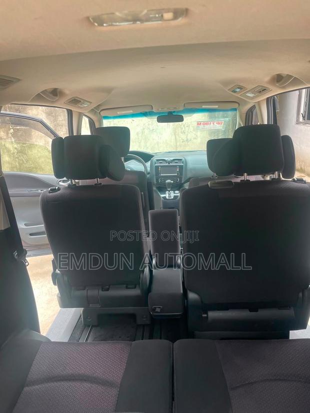Nissan Serena 2012 Black