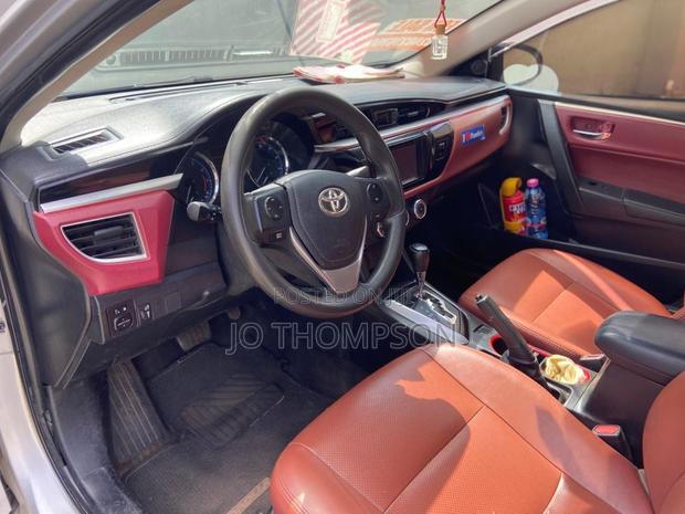 Toyota Corolla 2017 Silver