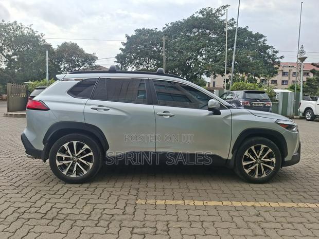 Toyota Corolla Cross XLE 2023 Gray