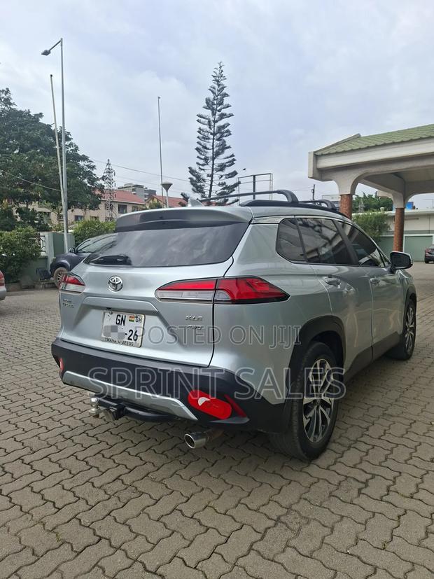 Toyota Corolla Cross XLE 2023 Gray