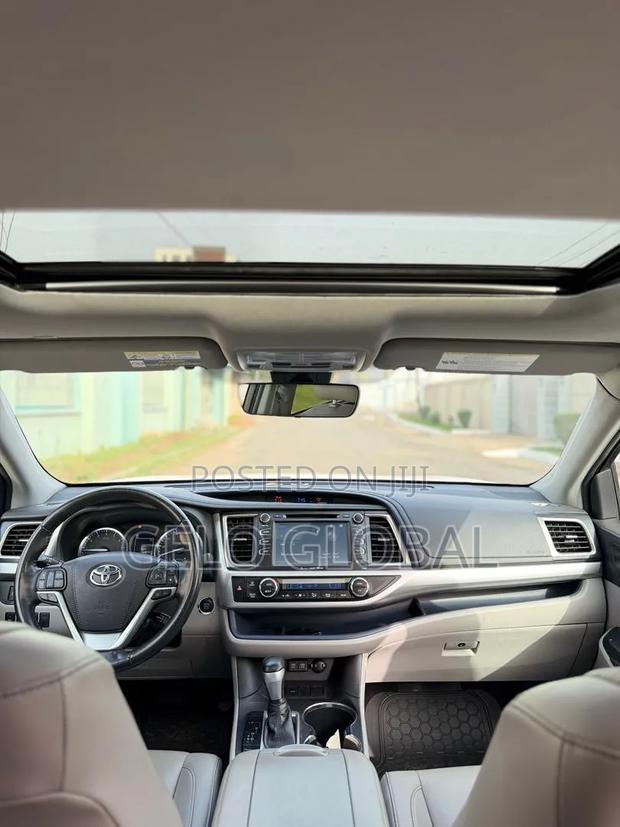 Toyota Highlander 2019 White