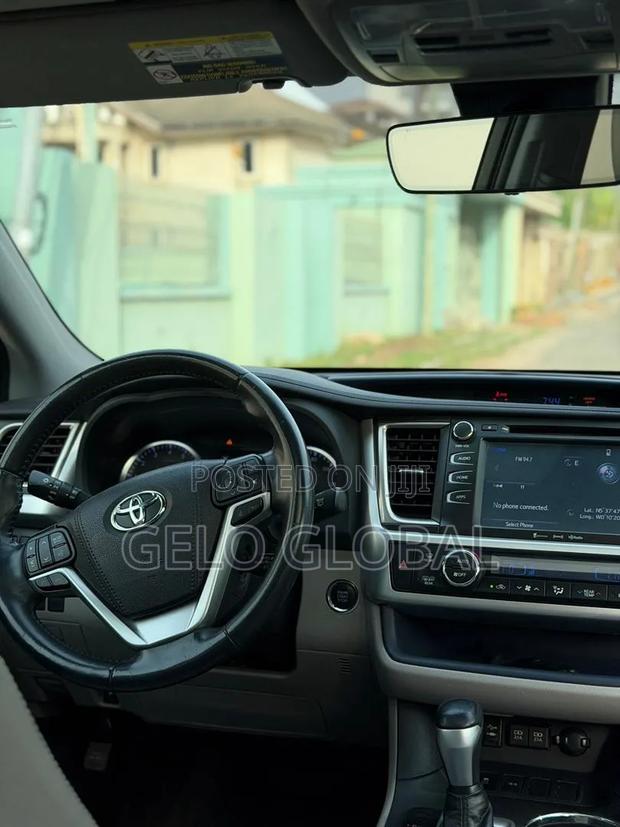 Toyota Highlander 2019 White