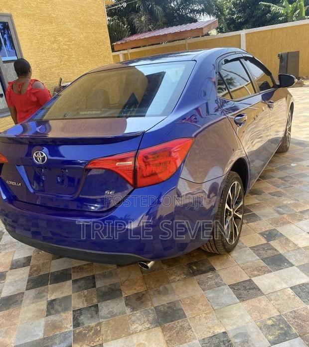 Toyota Corolla SE 4dr Sedan (1.8L 4cyl Manual) 2017 Blue