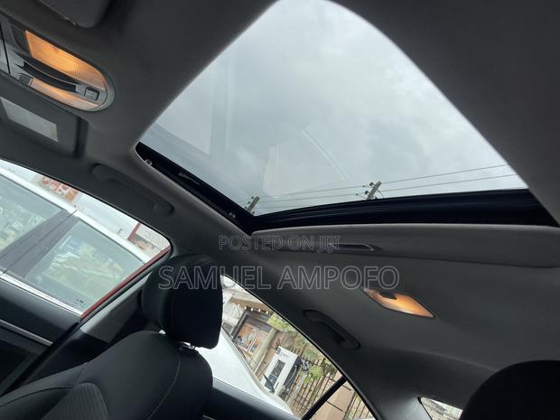 Hyundai Elantra Limited Sedan FWD (2.0L 4cyl 6A) 2017 Orange