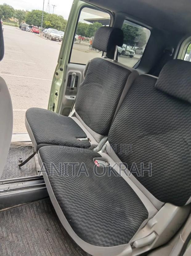 Toyota Sienta 2010 Green