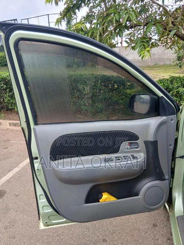 Toyota Sienta 2010 Green