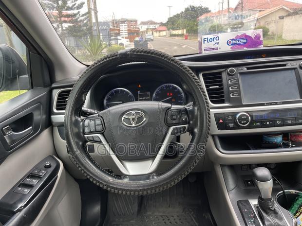 Toyota Highlander Limited Platinum 2019 Red