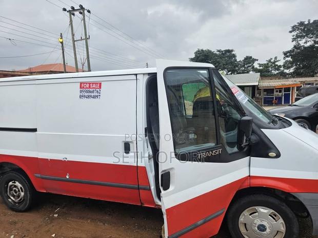 Ford E-350 2011 White