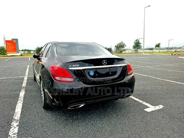 Mercedes-Benz C300 2016 Black