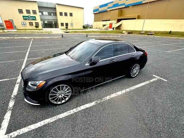 Mercedes-Benz C300 2016 Black