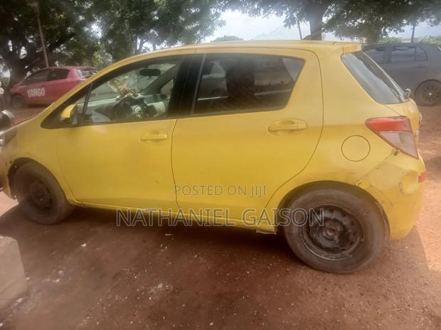 Toyota Vitz 2012 Yellow
