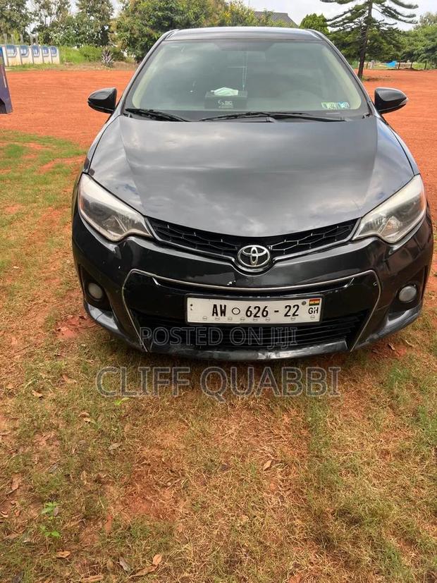 Toyota Corolla 2016 Black
