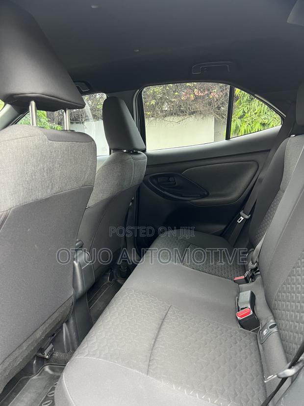 Toyota Yaris Cross 1.5 Hybrid AWD 2022 Gray