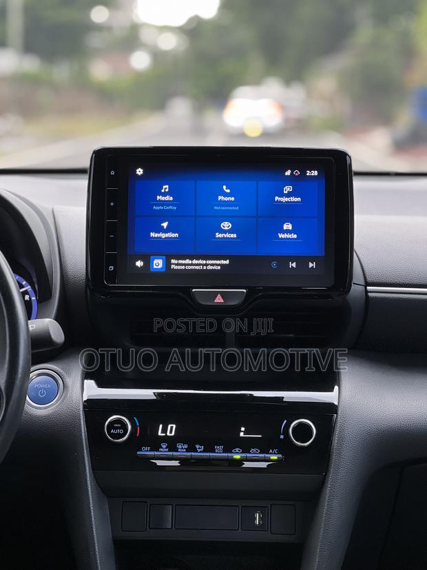 Toyota Yaris Cross 1.5 Hybrid AWD 2022 Gray