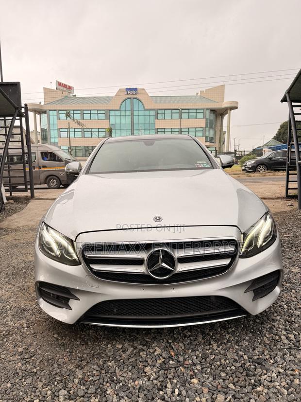 Mercedes-Benz E300 2019 Silver