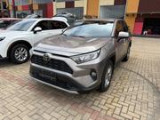 Toyota RAV4 XLE 2021 Silver for sale