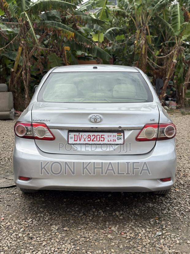 Toyota Corolla LE 4dr Sedan (1.8L 4cyl 4A) 2012 Silver