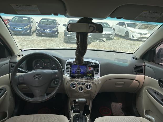Hyundai Accent 2010 White