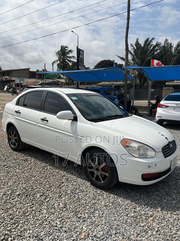 Hyundai Accent 2010 White
