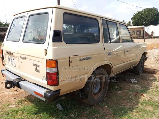 Toyota Land Cruiser Wagon 1983 Beige