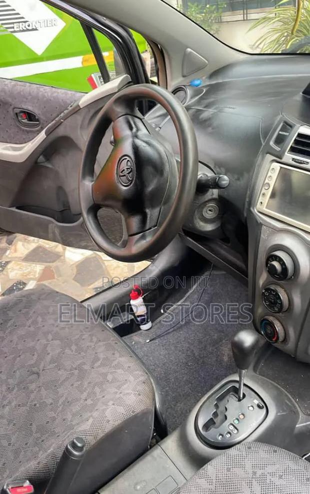 Toyota Vitz 2010 Black