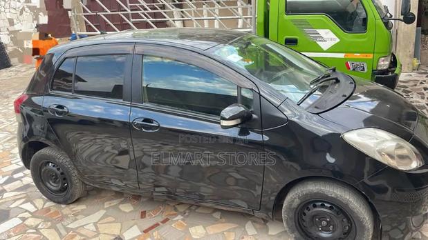 Toyota Vitz 2010 Black