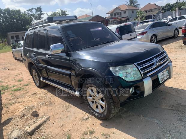 Mitsubishi Pajero 2010 Black