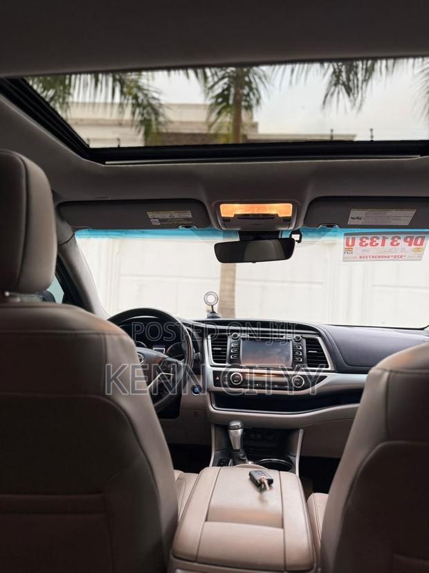 Toyota Highlander XLE 2019 White
