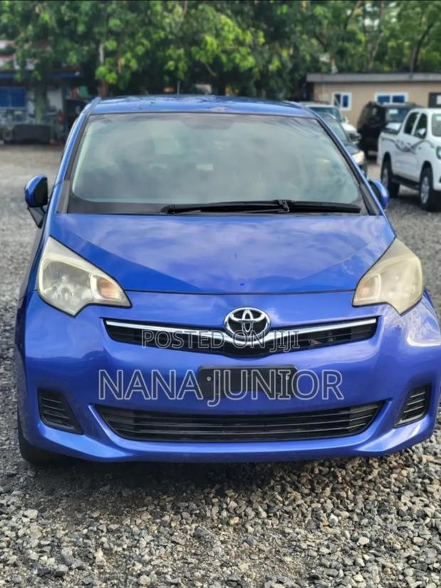 Toyota Ractis 1.3 FWD 2014 Blue