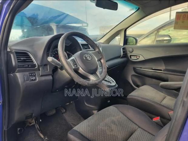 Toyota Ractis 1.3 FWD 2014 Blue