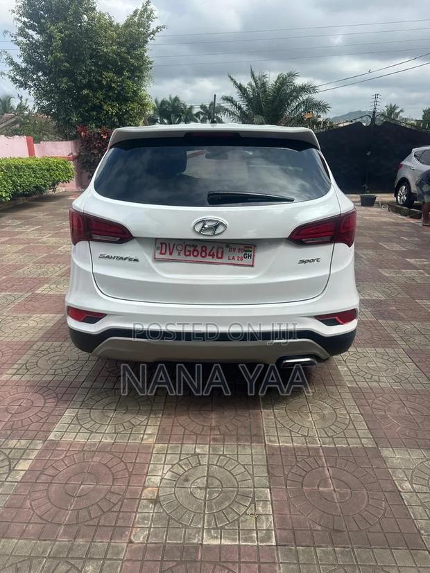 Hyundai Santa Fe 2018 White