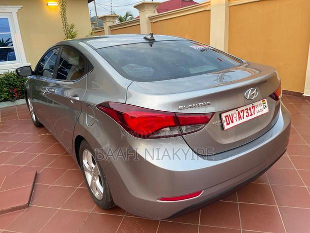 Hyundai Elantra SE Sedan FWD (1.8L 4cyl 6A) 2016 Silver