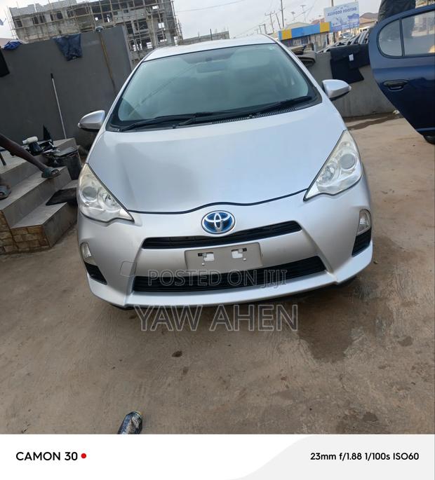 Toyota Aqua 2015 Silver