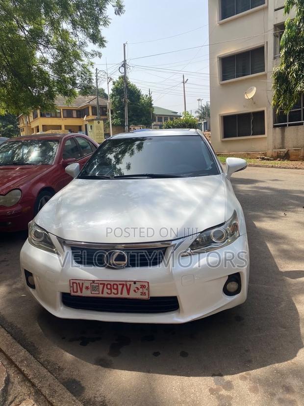 Lexus CT Base 2013 White