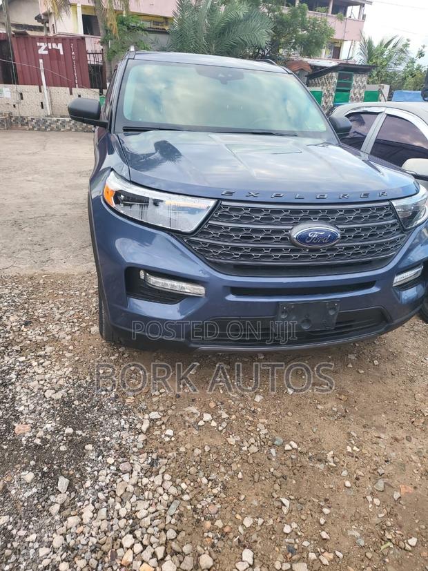Ford Explorer 2022 Blue