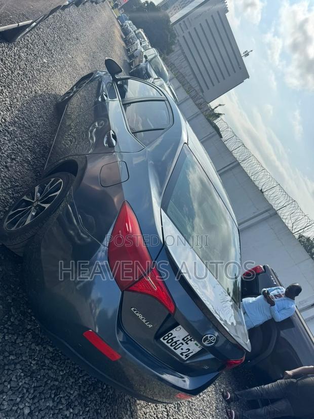 Toyota Corolla 2018 Gray