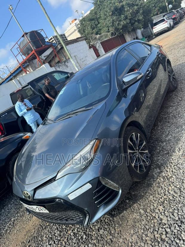 Toyota Corolla 2018 Gray
