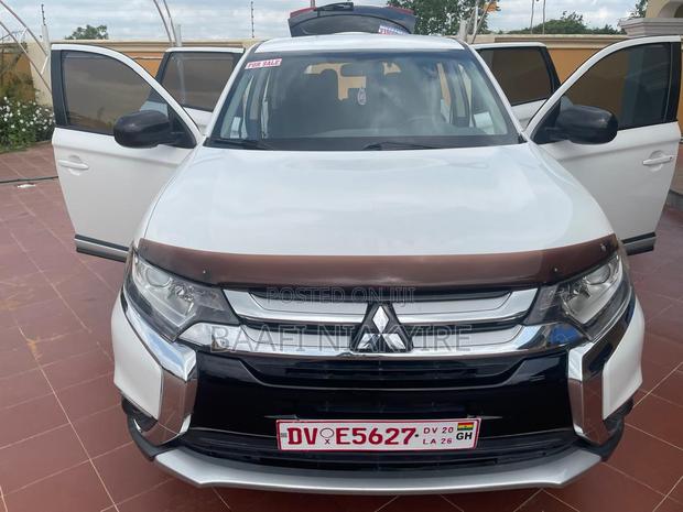 Mitsubishi Outlander 2018 White