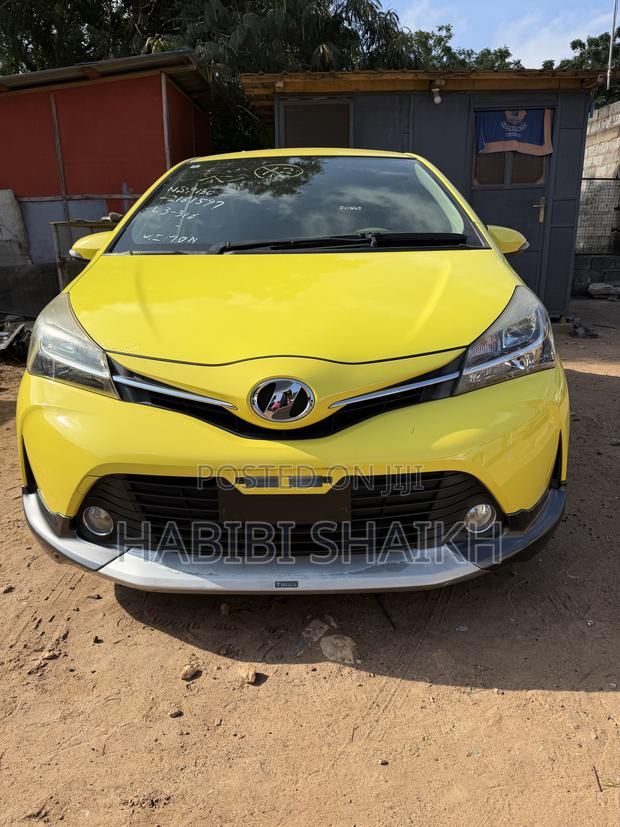 Toyota Vitz 1.3 FWD 5dr 2015 Yellow