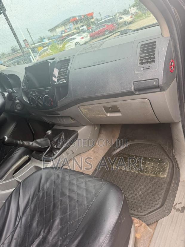 Toyota Hilux 2.5 D-4D SRX 2011 Black