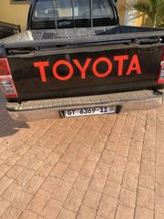 Toyota Hilux 2.5 D-4D SRX 2011 Black for sale